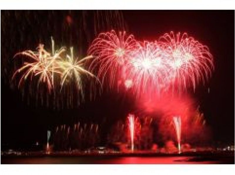 第23回　日本で1番早い夏の大花火大会「琉球海炎祭」を大型クルーザーで見に行こう！の紹介画像