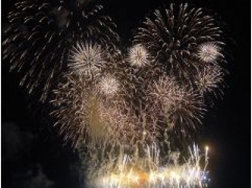 第23回 日本で1番早い夏の大花火大会「琉球海炎祭」を大型クルーザーで見に行こう! 第23回 日本で1番早い夏の大花火大会「琉球海炎祭」を大型クルーザーで見に行こう!