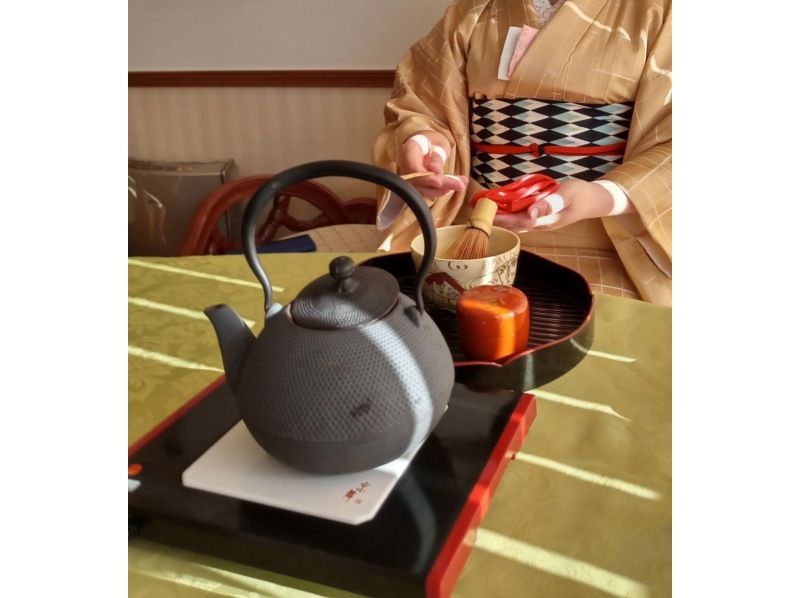 【雲仙市・テーブル茶道体験】日本の伝統文化である茶道を、カフェでお茶する感覚で、椅子に座って手軽に気軽に体験！の紹介画像