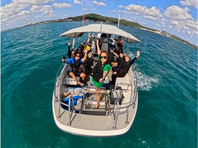 【中城・うるま市・東海岸・ビーチ集合】沖縄で贅沢貸切‼️1日ボートチャーターでアイランドホッピング満喫プラン❣️新規OPEN記念実地中‼️の紹介画像