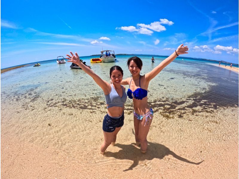 【中城・うるま市・東海岸・ビーチ集合】沖縄で贅沢貸切‼️1日ボートチャーターでアイランドホッピング満喫プラン❣️新規OPEN記念実地中‼️の紹介画像