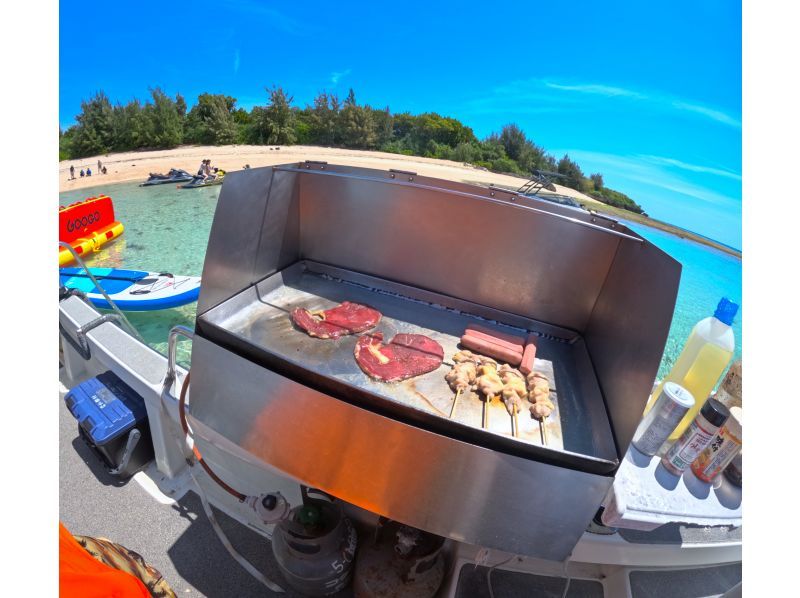 【中城・うるま市・東海岸・ビーチ集合】沖縄で贅沢貸切‼️1日ボートチャーターでアイランドホッピング満喫プラン❣️新規OPEN記念実地中‼️の紹介画像