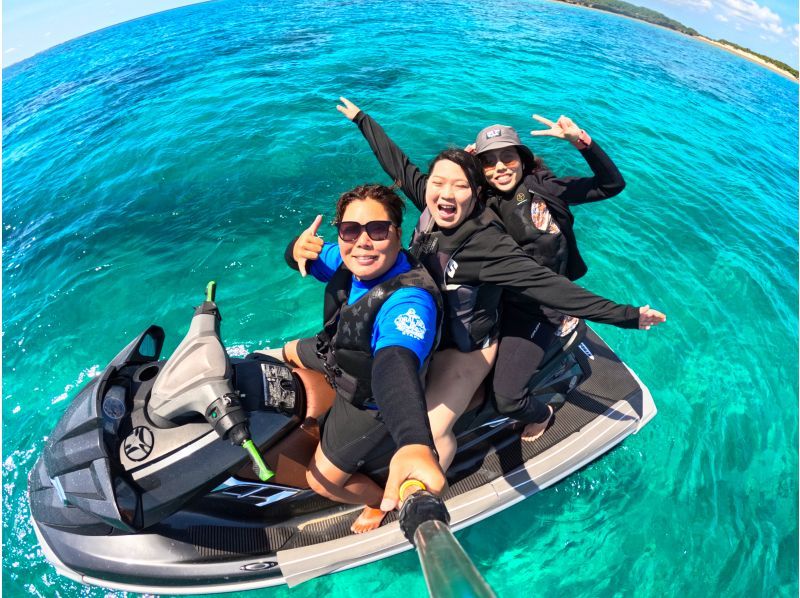 【中城・うるま市・東海岸・ビーチ集合】沖縄で贅沢貸切‼️1日ボートチャーターでアイランドホッピング満喫プラン❣️新規OPEN記念実地中‼️の紹介画像