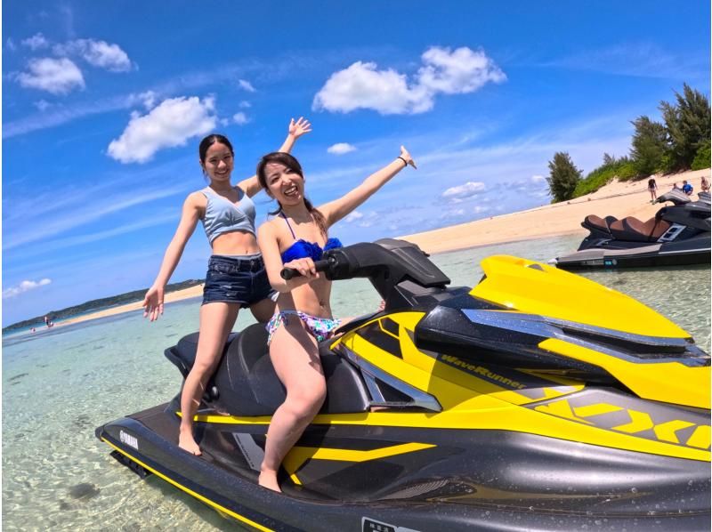 【中城・うるま市・東海岸・ビーチ集合】沖縄で贅沢貸切‼️1日ボートチャーターでアイランドホッピング満喫プラン❣️新規OPEN記念実地中‼️の紹介画像