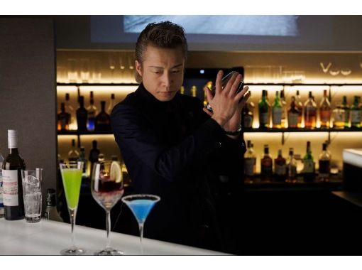 【東京・六本木】マジックバーで乾杯!目の前で起きる本格マジック×本格カクテル 8席限定の大人の隠れ家|カップル・誕生日サプライズに 【東京・六本木】マジックバーで乾杯!目の前で起きる本格マジック×本格カクテル 8席限定の大人の隠れ家|カップル・誕生日サプライズに