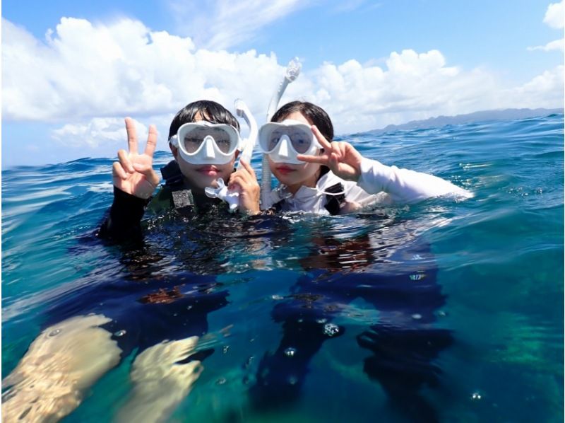 Okinawa, Minnajima [S Plan ◆ Boat snorkeling & 3 types of marine sports to choose from & swimming in the sea] Includes a round trip boat ticket to Minnajima & lunch & 1 parasol & photo shoot!!の紹介画像
