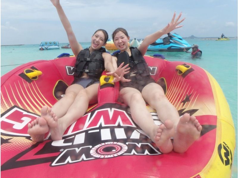Okinawa, Minnajima [S Plan ◆ Boat snorkeling & 3 types of marine sports to choose from & swimming in the sea] Includes a round trip boat ticket to Minnajima & lunch & 1 parasol & photo shoot!!の紹介画像