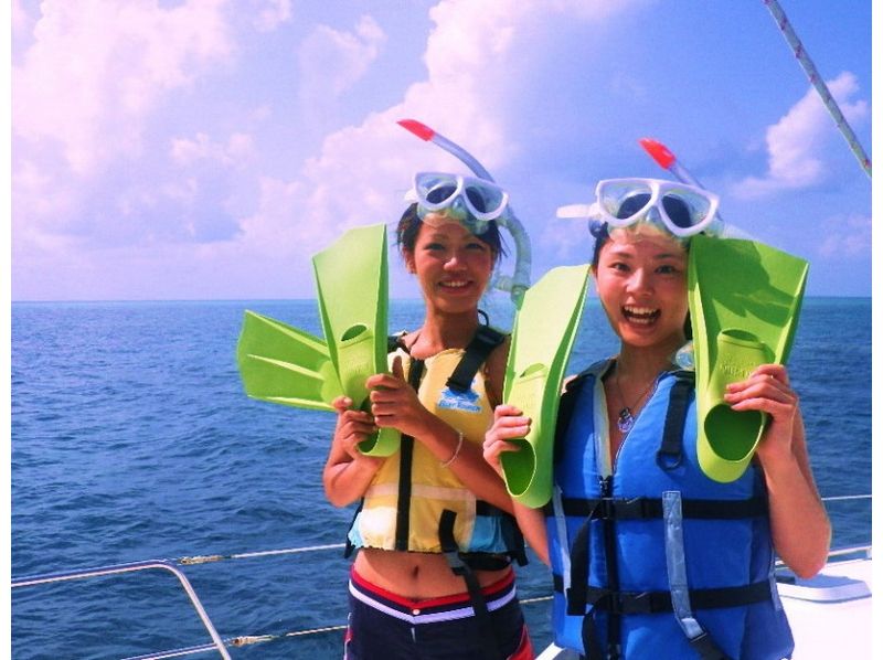 【 冲绳 ·石垣】即使是第一次也是安全的！ 5小时浮潜课程【竹富岛·幻影岛地区 】の紹介画像