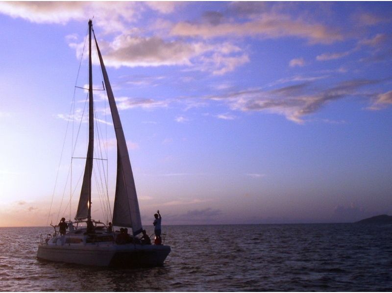 [沖繩石垣島]中一道亮麗的風景難忘的假期！日落遊艇包租過程[2小時至3小時]の紹介画像