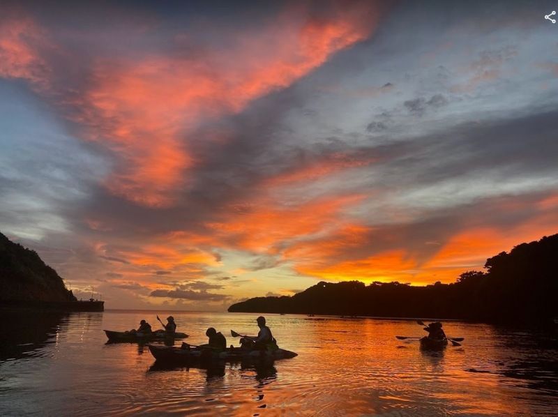 SALE《Sunset Kayaking》Popular with women and couples! Enjoy the breathtaking views on the sea ★ Comfortable time in new facilities ★ Hot water showers and hair dryers available! ★ Free photo dataの紹介画像