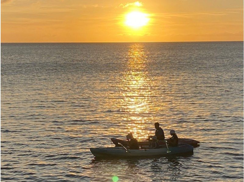 SALE《Sunset Kayaking》Popular with women and couples! Enjoy the breathtaking views on the sea ★ Comfortable time in new facilities ★ Hot water showers and hair dryers available! ★ Free photo dataの紹介画像