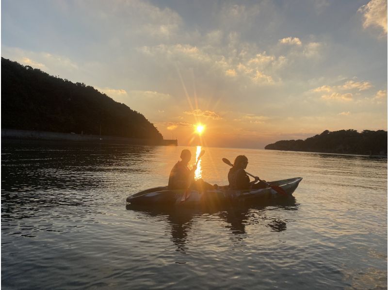 SALE《Sunset Kayaking》Popular with women and couples! Enjoy the breathtaking views on the sea ★ Comfortable time in new facilities ★ Hot water showers and hair dryers available! ★ Free photo dataの紹介画像