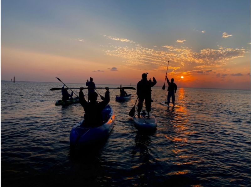 SALE《Sunset Kayaking》Popular with women and couples! Enjoy the breathtaking views on the sea ★ Comfortable time in new facilities ★ Hot water showers and hair dryers available! ★ Free photo dataの紹介画像