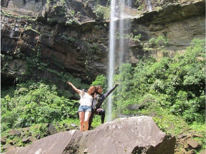 [Waterfall of Okinawa Iriomote-Pinaisara] popularity No.1 course! The view is superb. Canoe & trekking tourの紹介画像