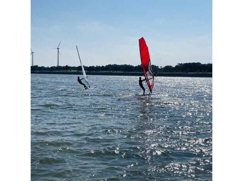 【愛知・新舞子】ウインドサーフィン体験（2時間）初めての方大歓迎！最新機材・少人数！の紹介画像