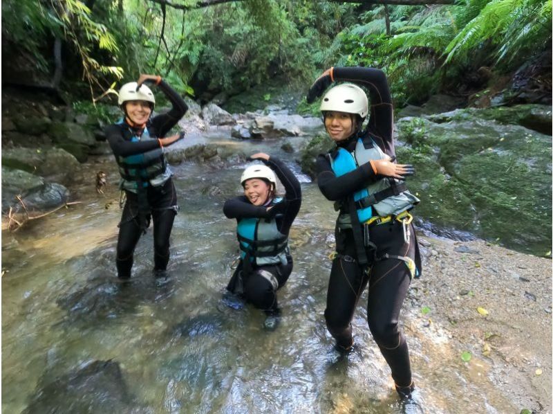 [1 group reserved] Canyoning! Shower climbing & water slide ★Photos and videos included★の紹介画像