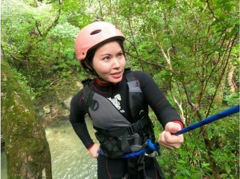 [1 group reserved] Canyoning! Shower climbing & water slide ★Photos and videos included★の紹介画像