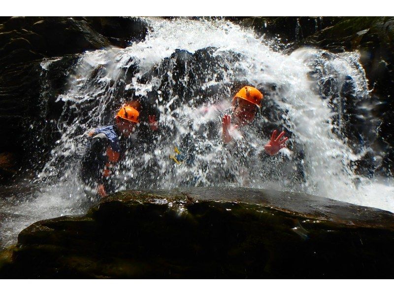 [Exclusive rental for one group] Super Summer Sale 2024 Canyoning! Shower Climbing & Water Slide ★Photos and videos included★の紹介画像