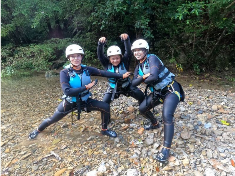 [1 group reserved] Canyoning! Shower climbing & water slide ★Photos and videos included★の紹介画像