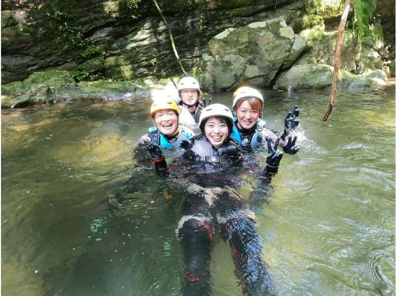 [1 group reserved] Canyoning! Shower climbing & water slide ★Photos and videos included★の紹介画像