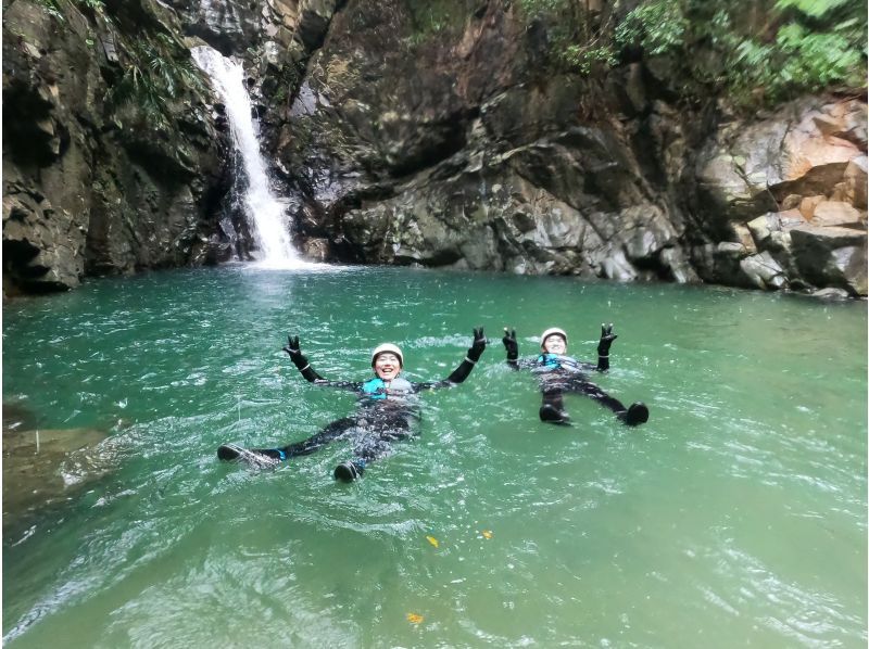 【1組貸し切り】キャニオニング！シャワークライミング＆ウォータースライダー ★写真・動画付き★の紹介画像