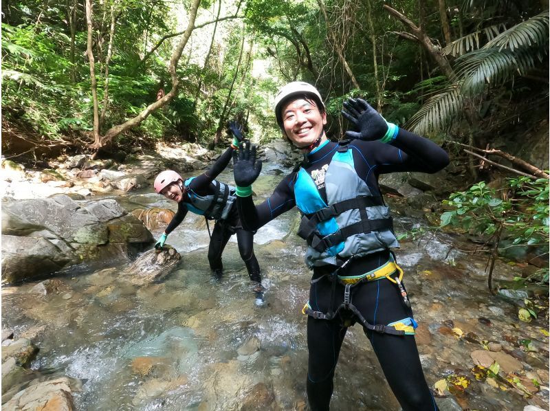 【1組貸し切り】キャニオニング！シャワークライミング＆ウォータースライダー ★写真・動画付き★の紹介画像