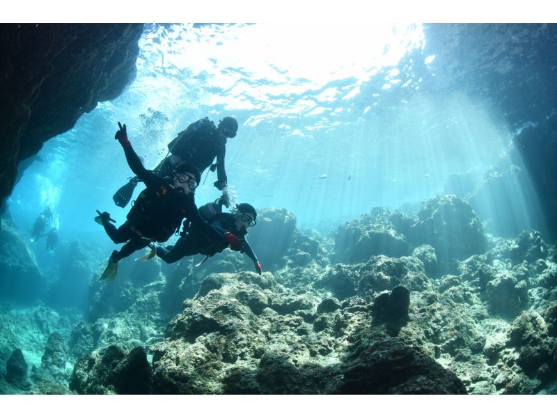 高概率轻松乘船体验【蓝洞体验潜水】无限制用GoPro拍摄的照片和视频，免费淋浴、免费停车 | 优惠进行中の紹介画像