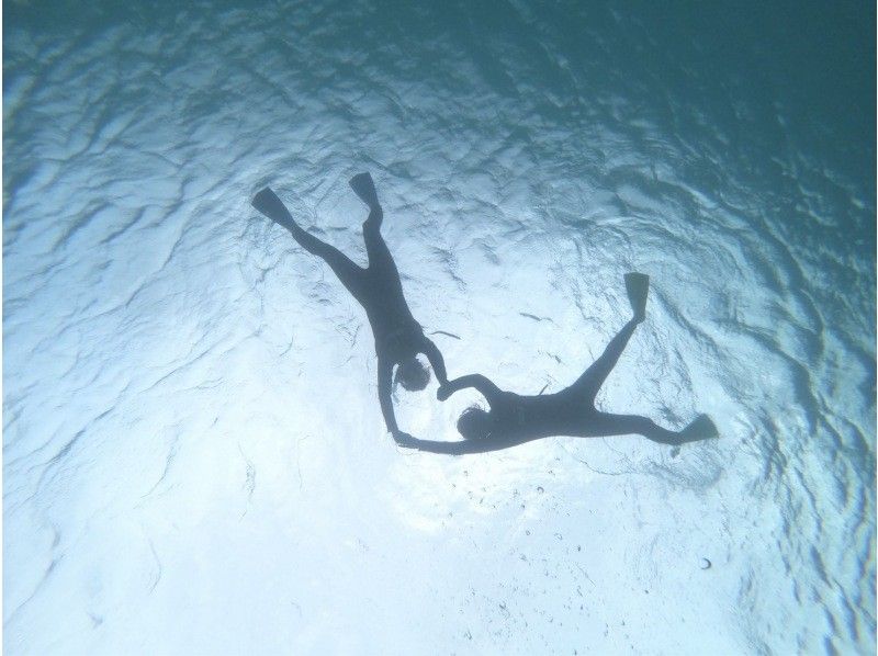 [โอกินาว่ามิยาโกจิม่า] ราคาครบรอบ 5 ปี! เต่าทะเลและปะการังการดำน้ำตื้น(Snorkeling)☆ของที่ระลึกจากภาพถ่าย☆の紹介画像