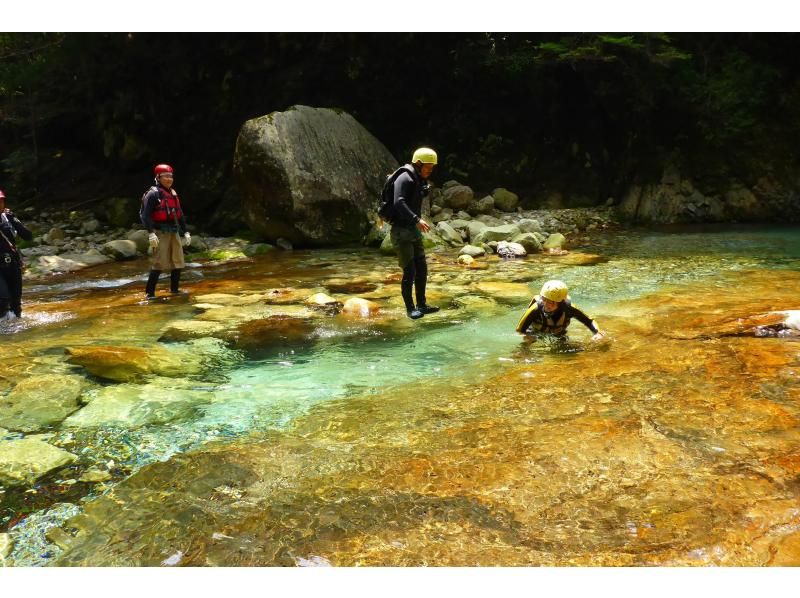 [Nara Canyoning] Head to the dwelling place of demons, one of Japan's most famous clear blue waters! Maeonigawaの紹介画像
