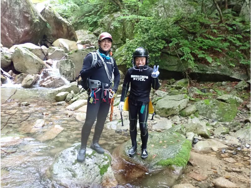 [Shiga・Shower Climbing] Authentic waterfall climbing! Climb while taking a shower! Yatsubuchi Fallsの紹介画像