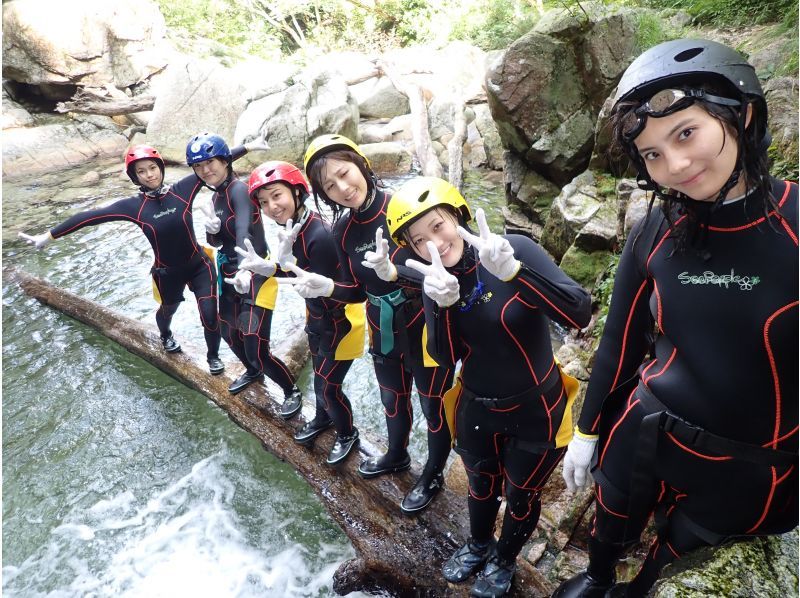 [Shiga・Shower Climbing] Authentic waterfall climbing! Climb while taking a shower! Yatsubuchi Fallsの紹介画像