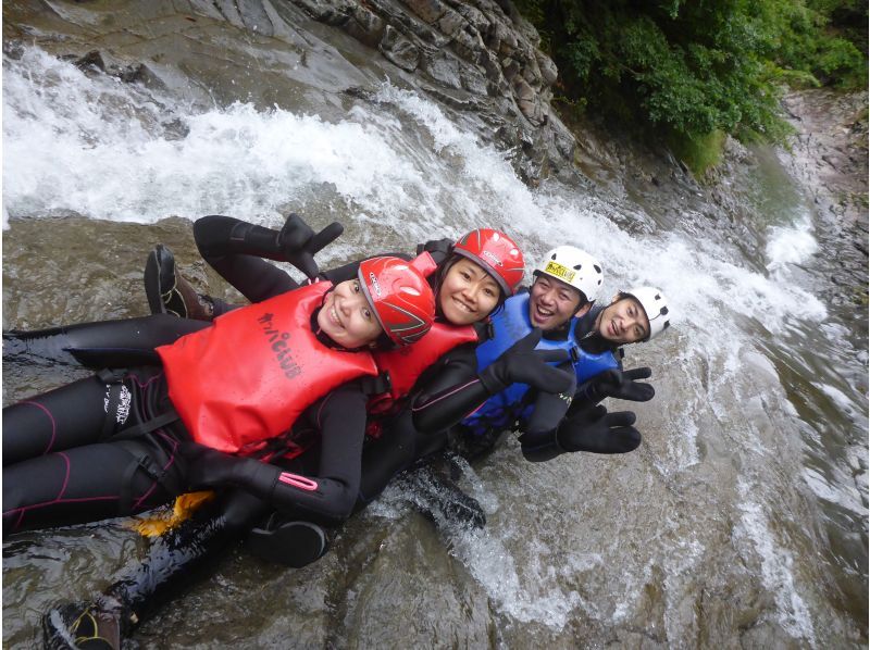 [Gunma-Minakami] 1 day with lunch ♪ adult Hydro-speed & canyoning deals happy pack!の紹介画像