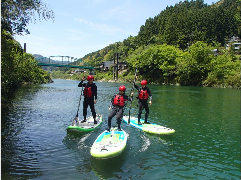 SALE! Our most popular item is a mini river SUP tour on the clear Yoshino River! Lessons included [Kochi] About 15 minutes from Otoyo ICの紹介画像