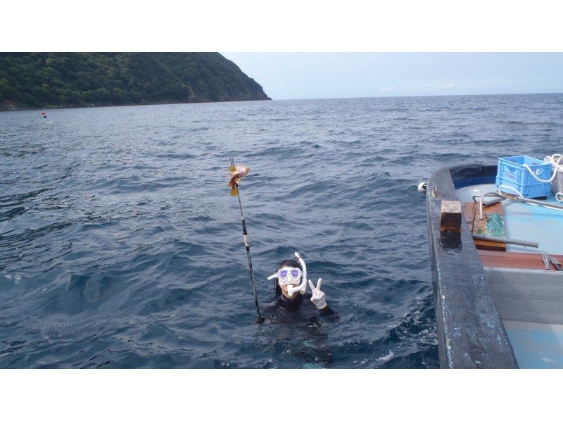 【大阪・梅田発着】透明度抜群！日本海・若狭湾での専用ボートシュノーケリング！梅田からの往復送迎プラン!1日中海を遊びつくそう♪の紹介画像