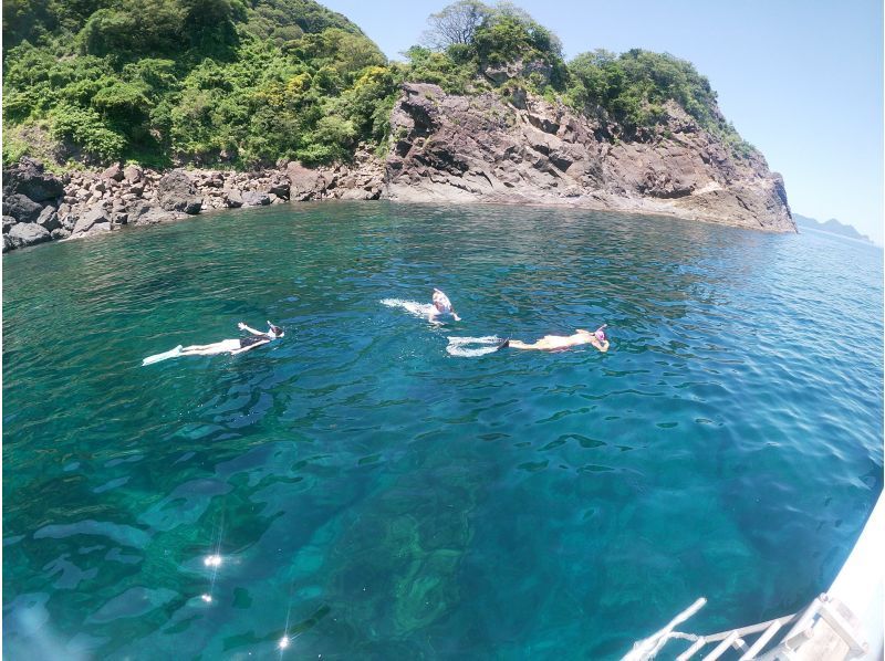 【大阪・梅田発・若狭湾沖】専用ボートチャーターで行くシュノーケリング！梅田からの往復送迎プラン!1日中海を遊びつくそう♪の紹介画像