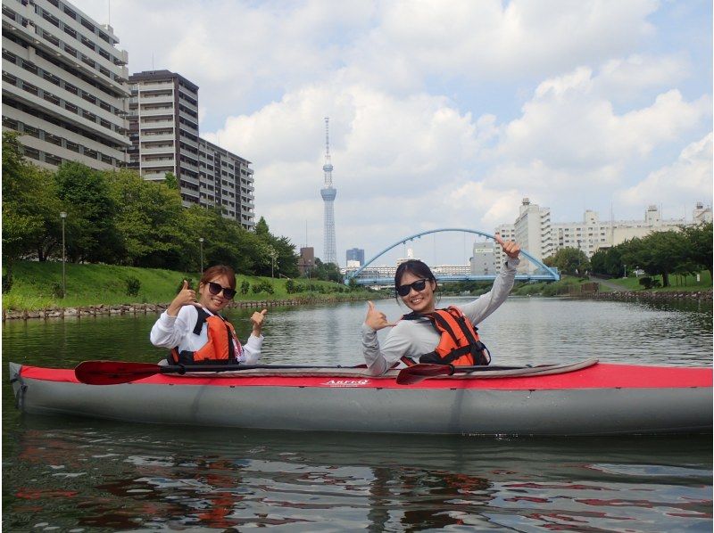 【東京 カヤック】晩秋×スカイツリーの絶景！　東京カヤックツアー　♪澄んだ青空とコントラストの紹介画像