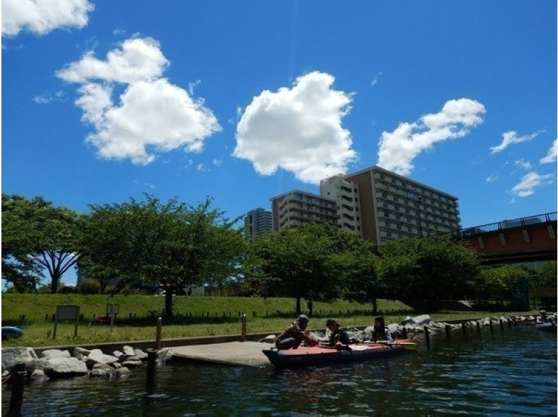 【東京 カヤック】東京カヤックツアー　　♪初冬の澄み渡る青空×スカイツリーの絶景の紹介画像