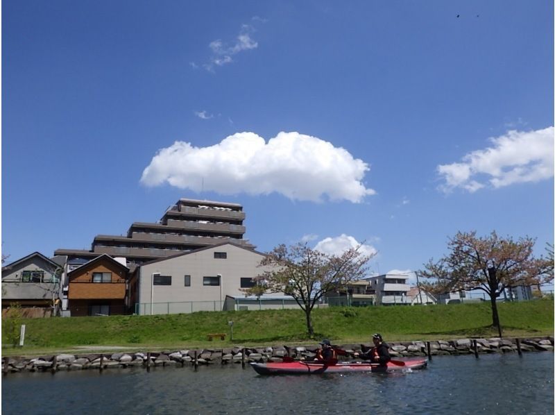【東京 カヤック】東京カヤックツアー　　♪初冬の澄み渡る青空×スカイツリーの絶景の紹介画像
