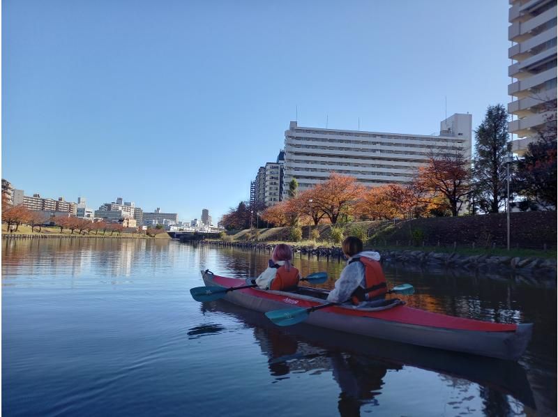 都会のオアシスで非日常を体験：運河カヌーツアーとスカイツリーの美景！　スカイツリーカヤックツアー　少人数でプライベート感覚で楽しめます。の紹介画像