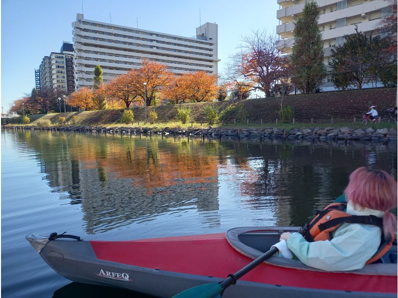 都会のオアシスで非日常を体験：運河カヌーツアーとスカイツリーの美景！　スカイツリーカヤックツアー　少人数でプライベート感覚で楽しめます。の紹介画像