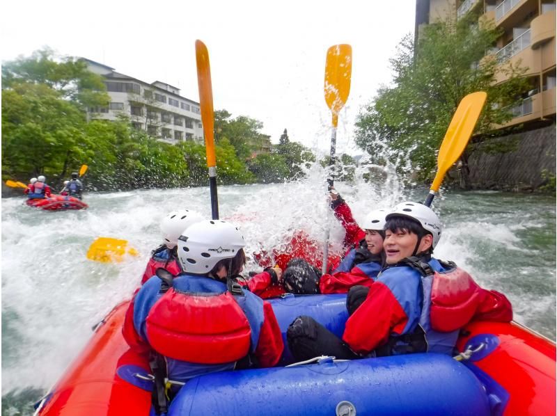 ✅【群馬/みなかみ/半日ラフティング3時間】水しぶきを浴びる喜び、共に乗り越える挑戦。冒険の舵を取れ！★学割ありの紹介画像