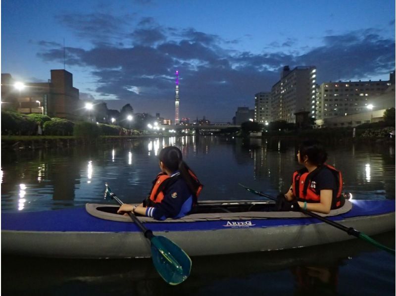 【東京 カヤック】スカイツリーの絶景！　　東京ナイトカヤックツアー　　♪平日1名様から大歓迎！　ソロ活女子にもおすすめです。の紹介画像