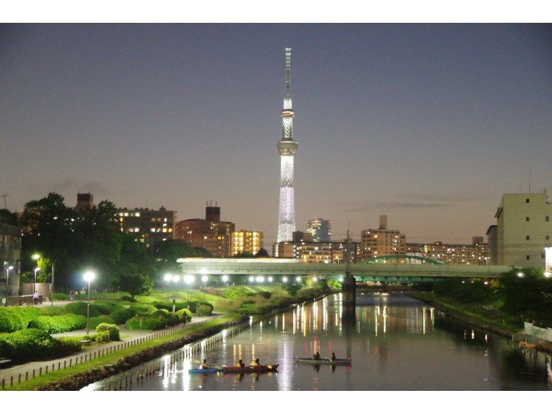 [Tokyo Kayaking] Spectacular views of the Skytree! Tokyo Night Kayaking Tour ♪ Welcome even for one person on weekdays! Recommended for solo female travelers.の紹介画像