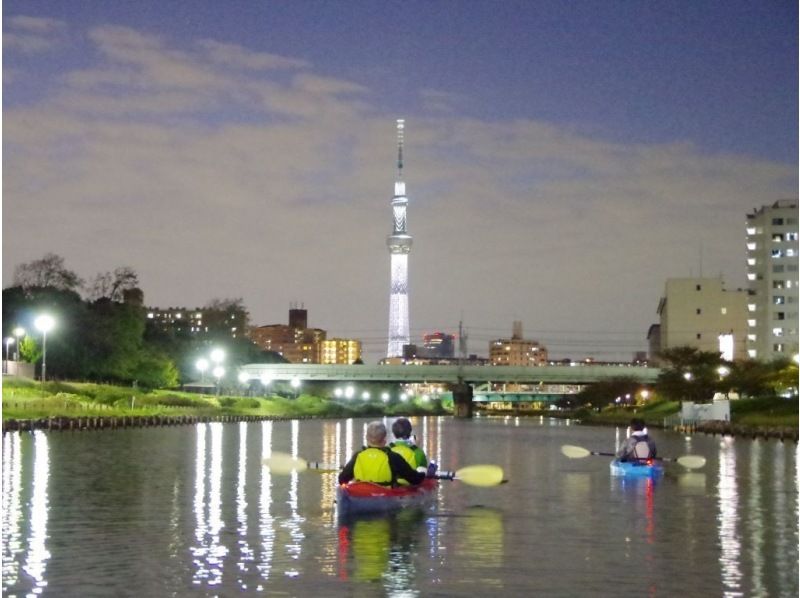 【東京 カヤック】クリスマス×スカイツリー!　東京ナイトカヤックツア　♪クリスマスカラーで癒しをの紹介画像