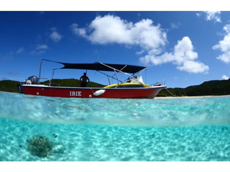[Okinawa Kerama] Recommended! Go by boat SUP & snorkeling tour (3.5 hours)の紹介画像