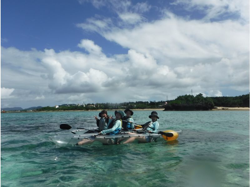 [Okinawa]Okinawa Enjoy the transparency of the ocean! skeleton Kayak Experience
