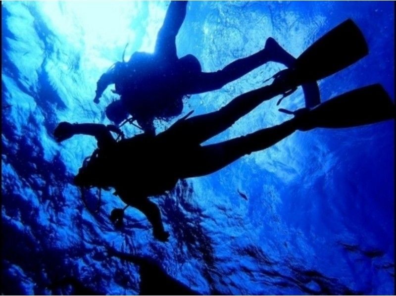 【 冲绳 ·恩纳村】蓝洞浮潜和岛屿开创手工体验套餐课程の紹介画像