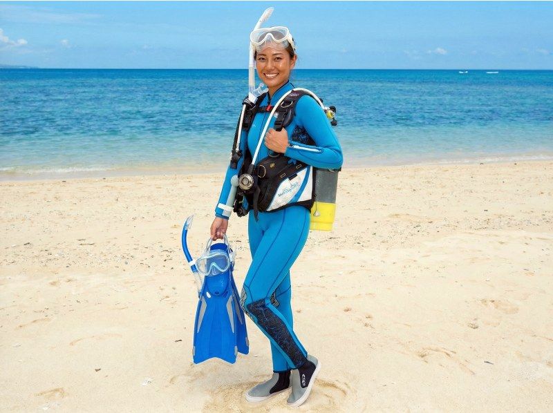 【沖縄県恩納村】青の洞窟へ行く体験ダイビングボートツアー！Gopro無料レンタル付＆豪華8大無料特典付の紹介画像