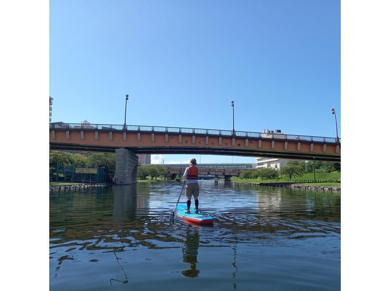 Spectacular views of the Skytree! Tokyo SUP tour ♪ Women participating alone are also welcome.の紹介画像