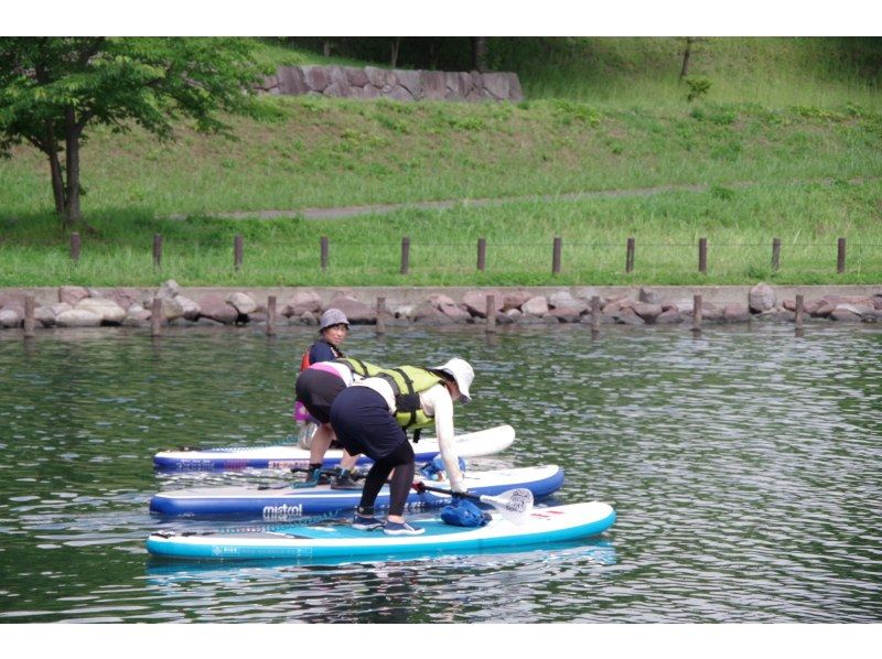 Take on new challenges! Tokyo SUP Tours supports seniors too.の紹介画像